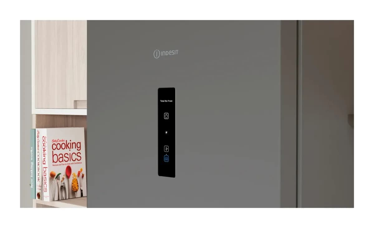 Холодильник с морозильником Indesit ITS 5200 G
