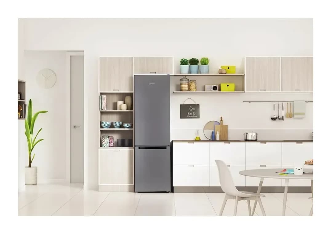 Холодильник с морозильником Indesit DS 3200 G