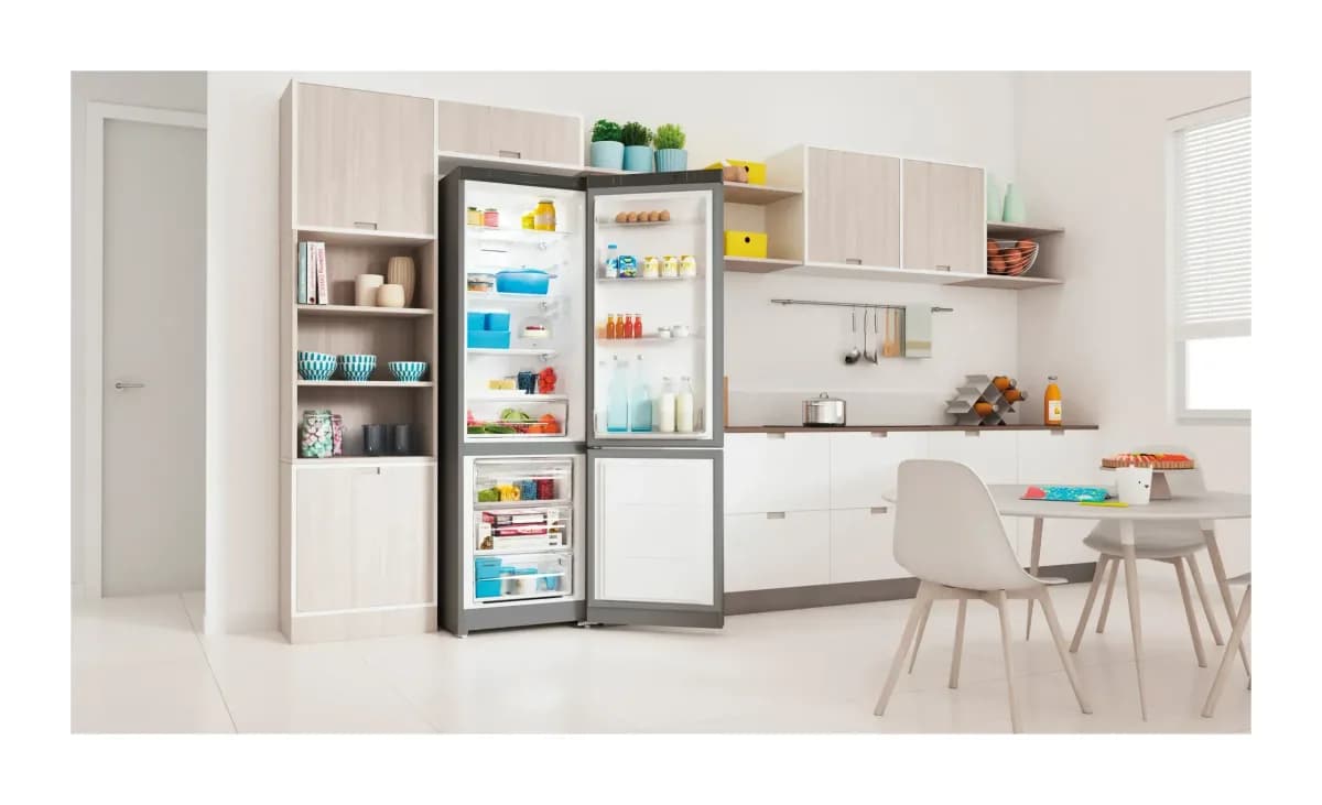 Холодильник с морозильником Indesit ITS 5200 G