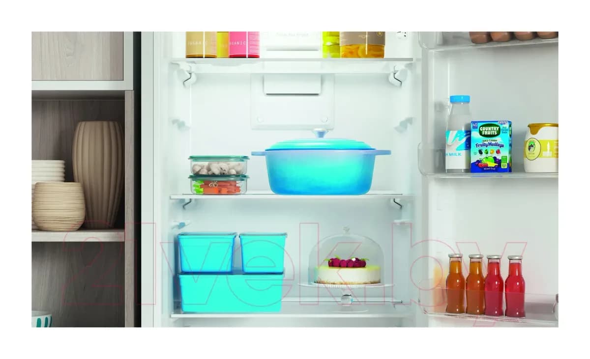 Холодильник с морозильником Indesit ITR 5200 W