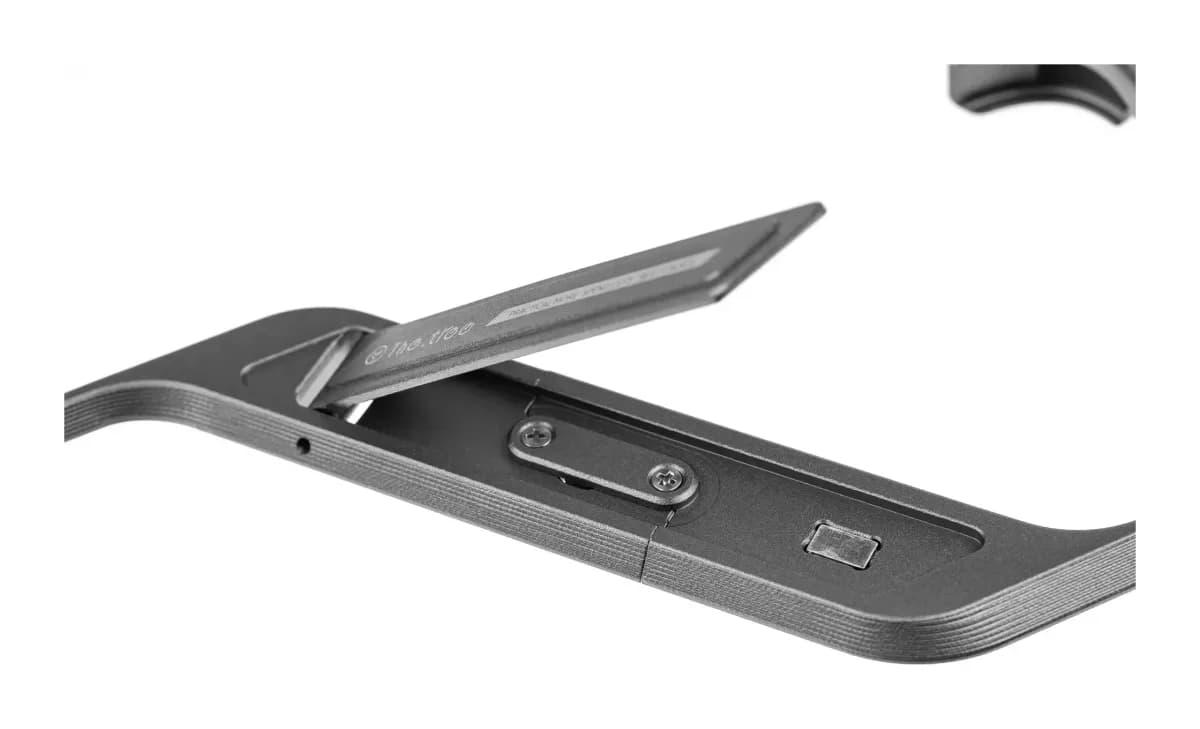 Чехол-бампер G-Case Для iPhone 16 Pro / 6601120708C (серый)