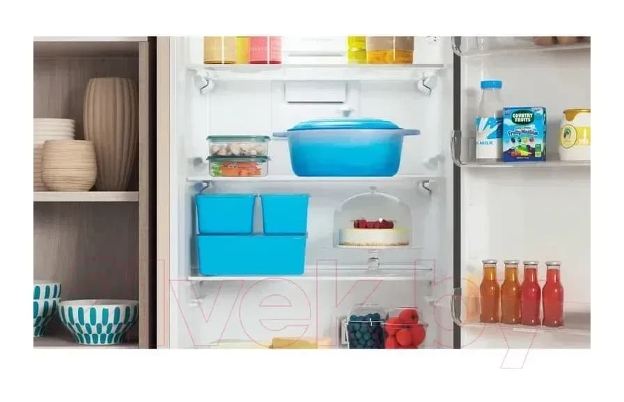 Холодильник с морозильником Indesit ITR 5180 E