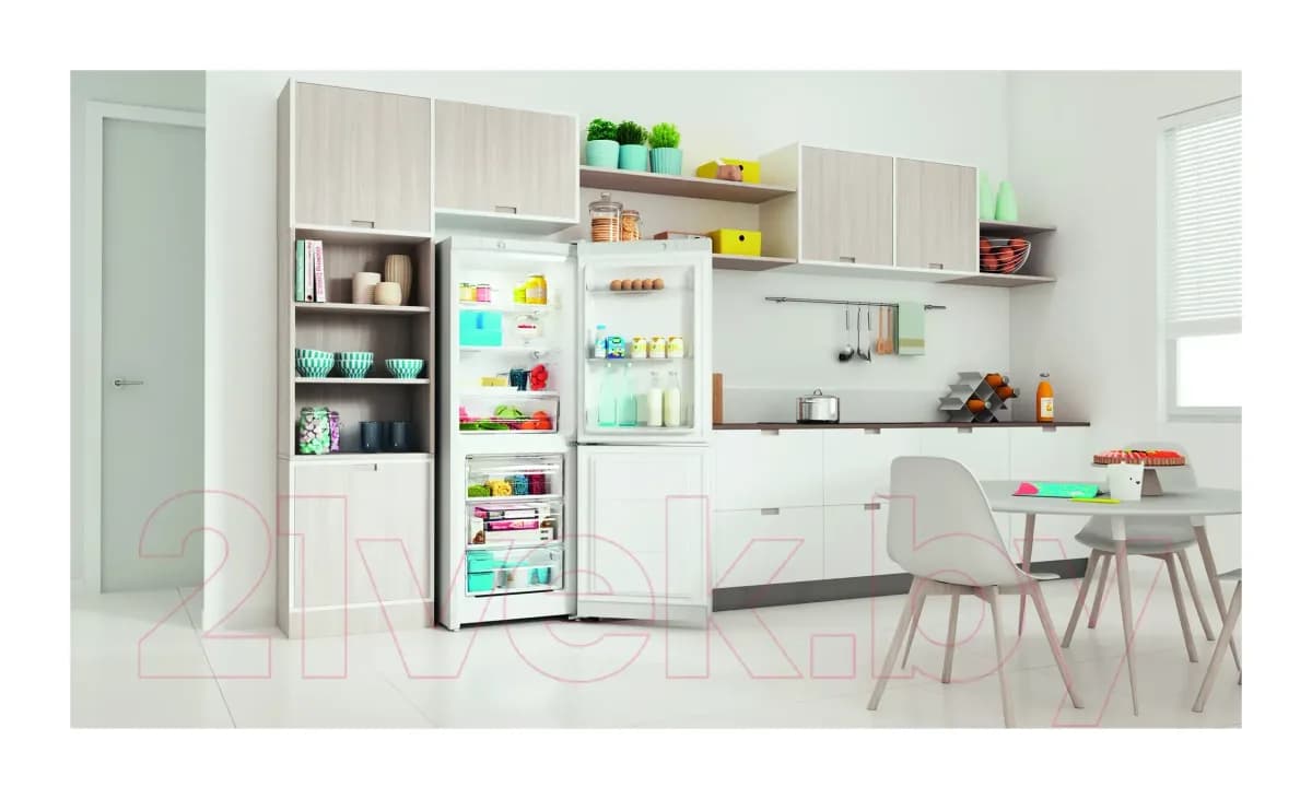 Холодильник с морозильником Indesit ITR 4160 W