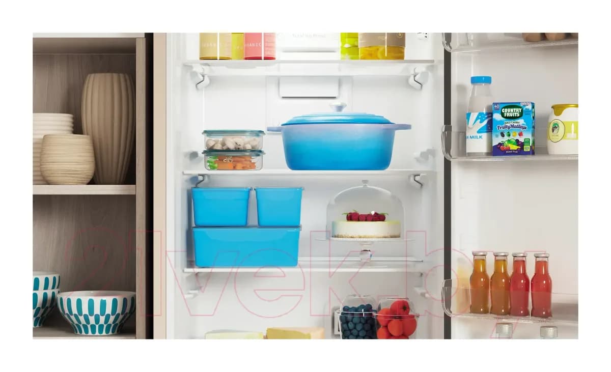 Холодильник с морозильником Indesit ITR 4180 E