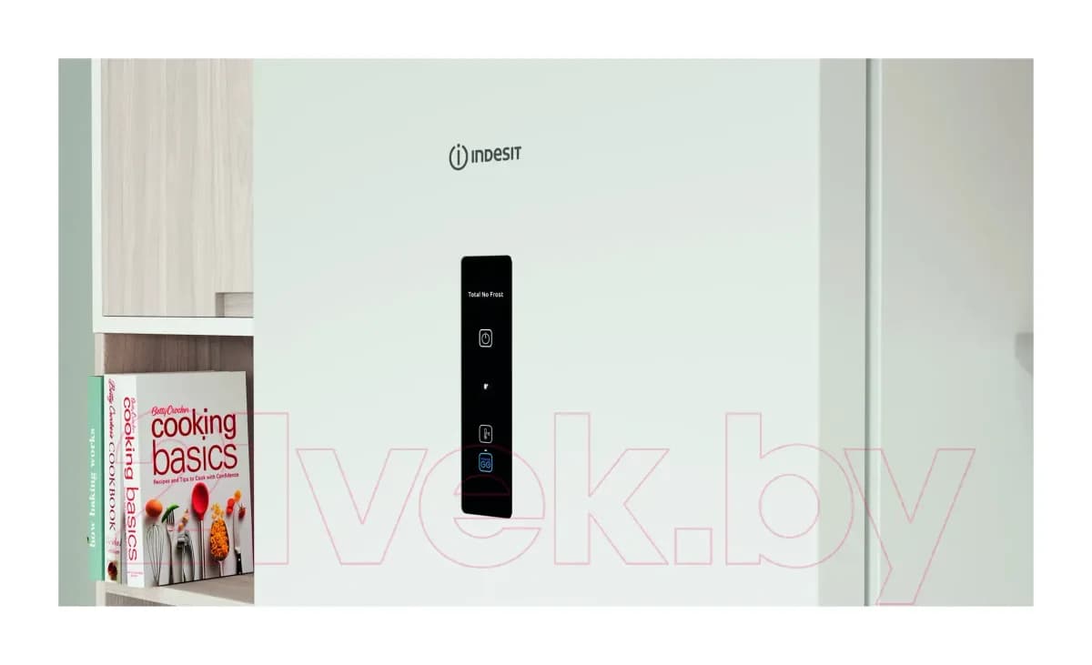 Холодильник с морозильником Indesit ITR 5200 W