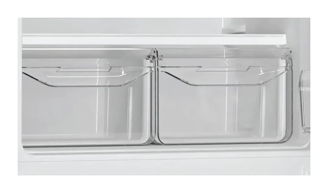 Холодильник с морозильником Indesit DS 3200 E